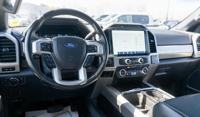 Used 2022 White Ford Lariat image 12