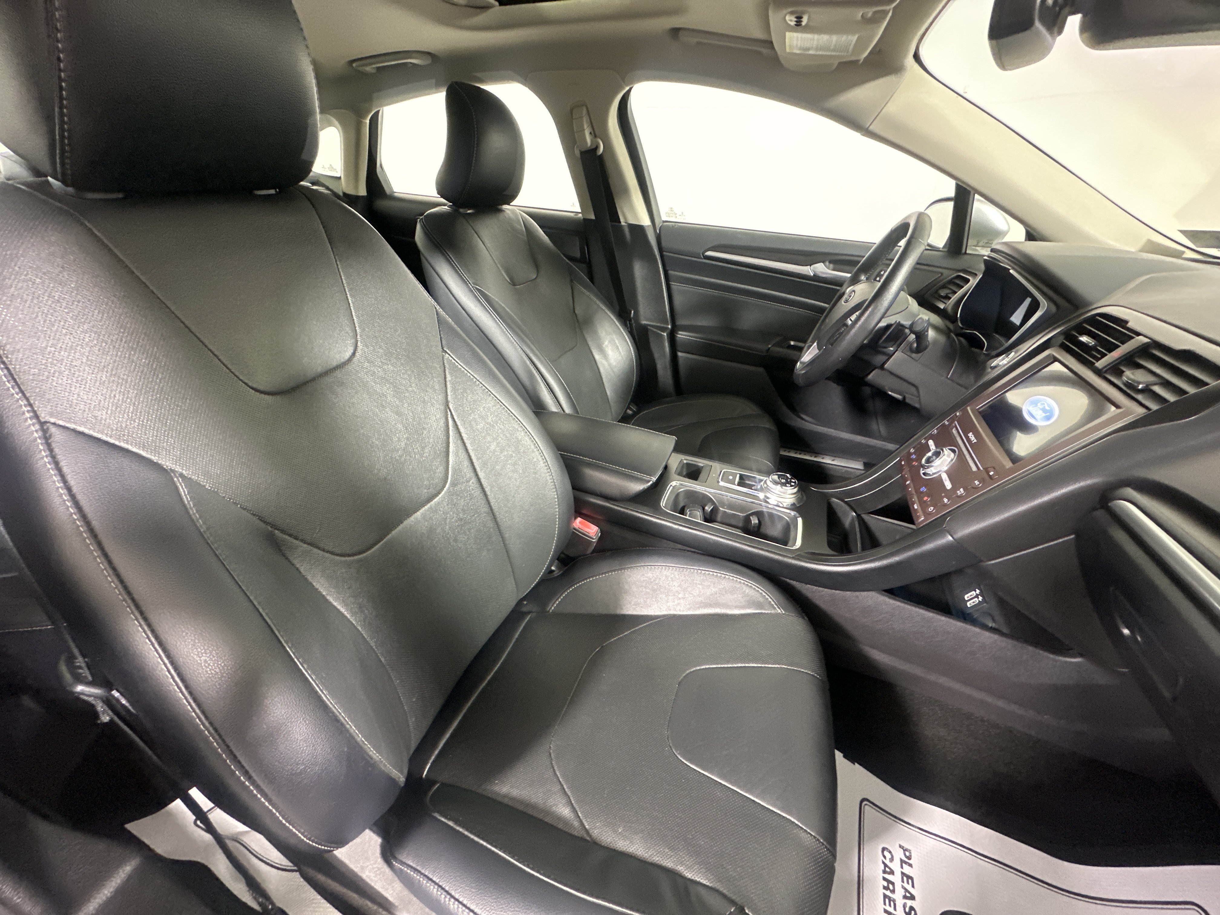 Used 2019 Silver Ford Titanium image 26