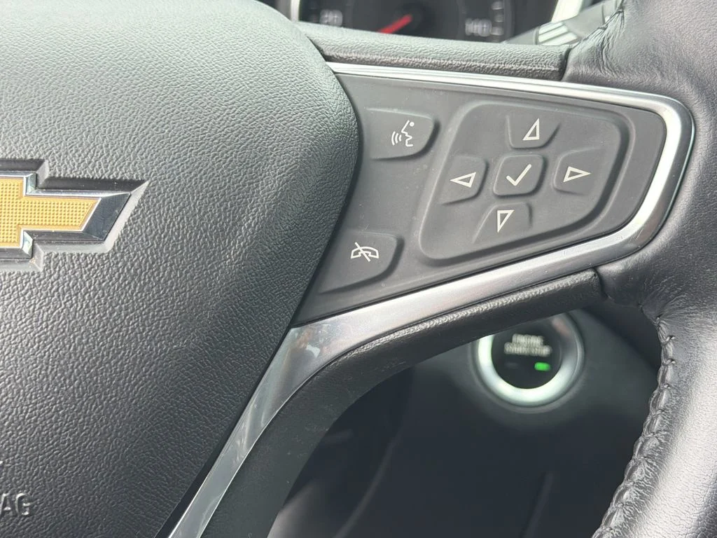Used 2020 Silver Chevrolet LT image 26