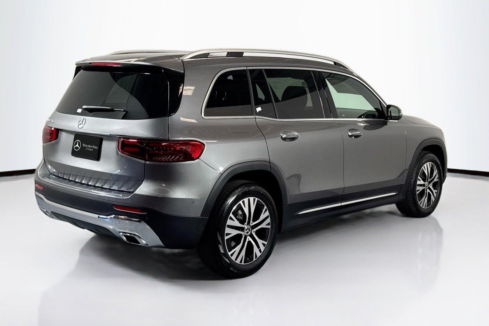 New 2026 Mountain Grey Metallic Mercedes-Benz GLB 250 image 5