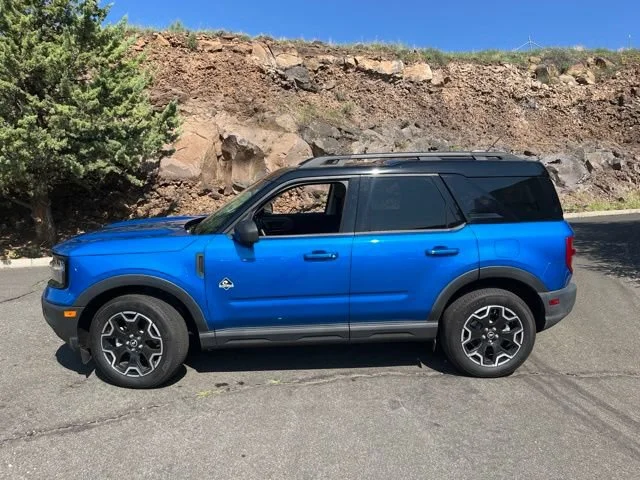 Used 2025 Blue Metallic Ford Outer Banks image 13