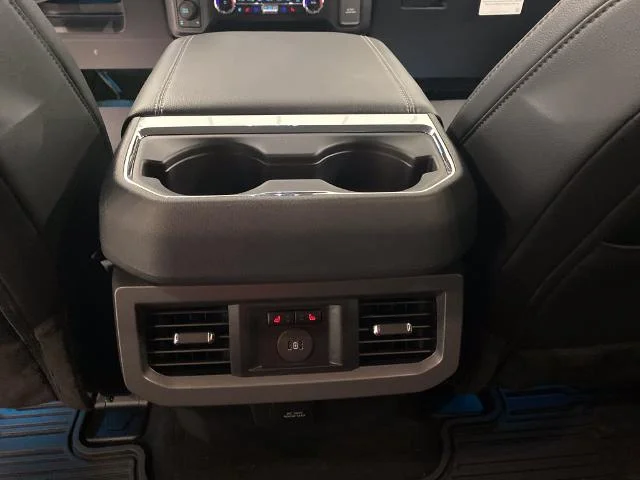 New 2026 Star White Metallic Tri-Coat Ford F-250® Lariat® image 43