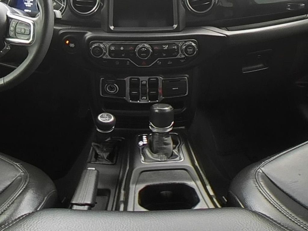 Used 2023 Gray Jeep Altitude image 21