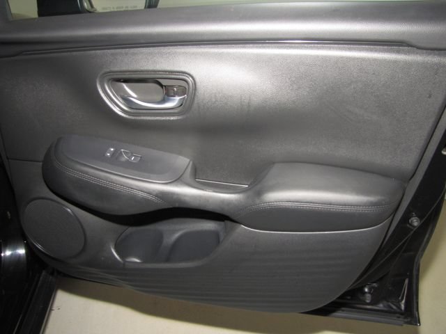 Certified Used 2025 Crystal Black Pearl Honda LX image 19