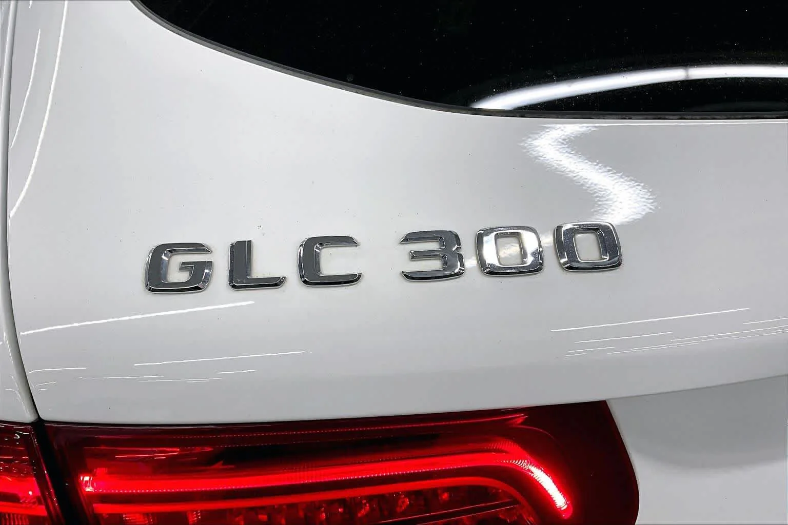 Used 2016 Polar White Mercedes-Benz GLC 300 image 9