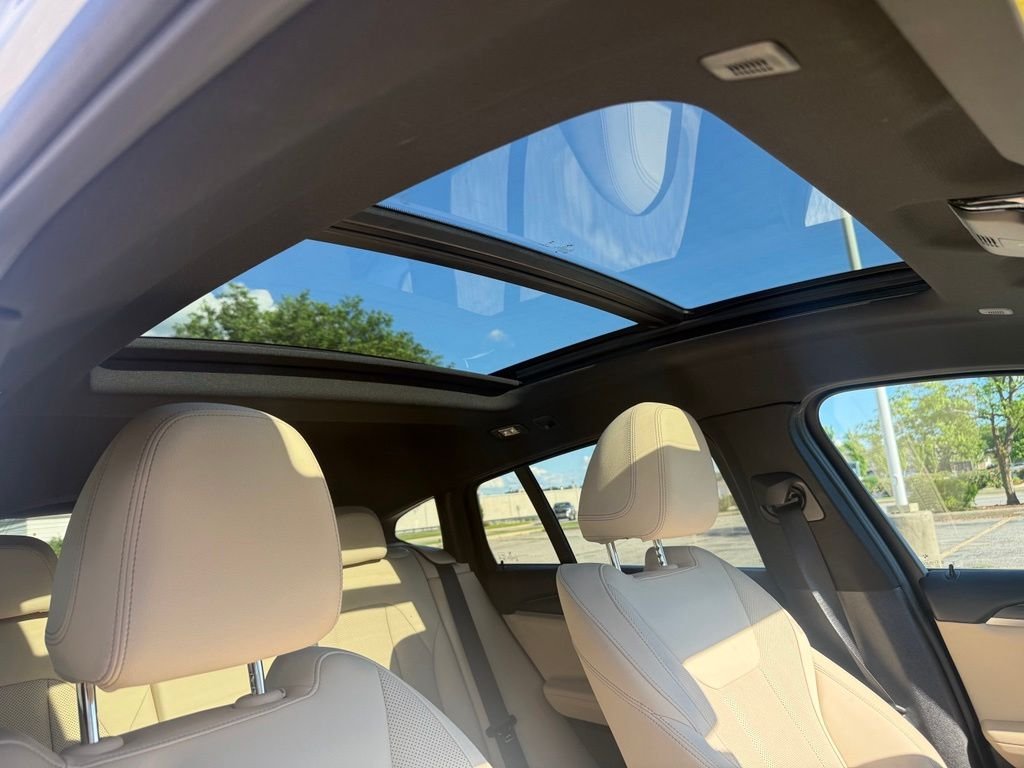 Certified Used 2025 White BMW xDrive30i image 22