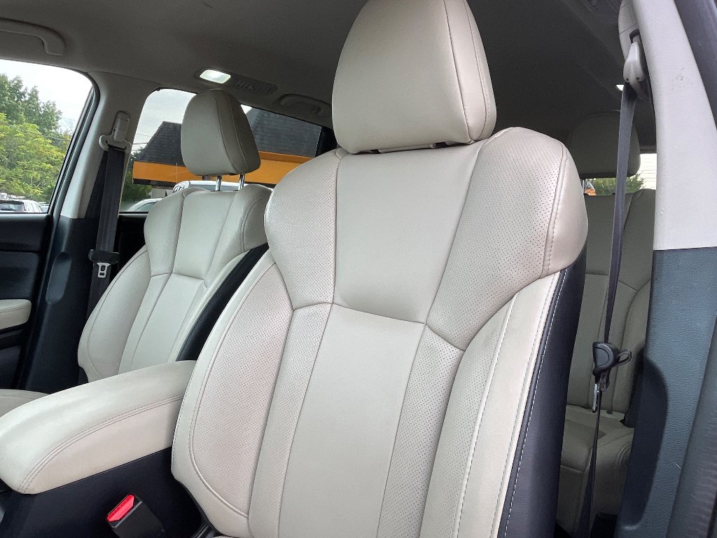 Used 2023 Crystal White Pearl Subaru Limited image 12