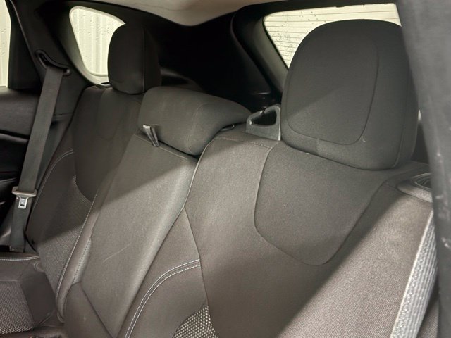 Used 2019 Black Jeep Latitude image 12