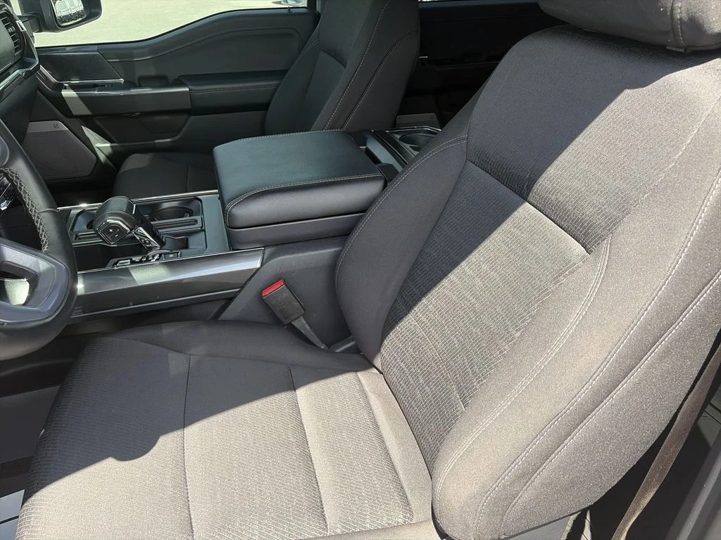 Used 2023 Silver Ford XLT image 12