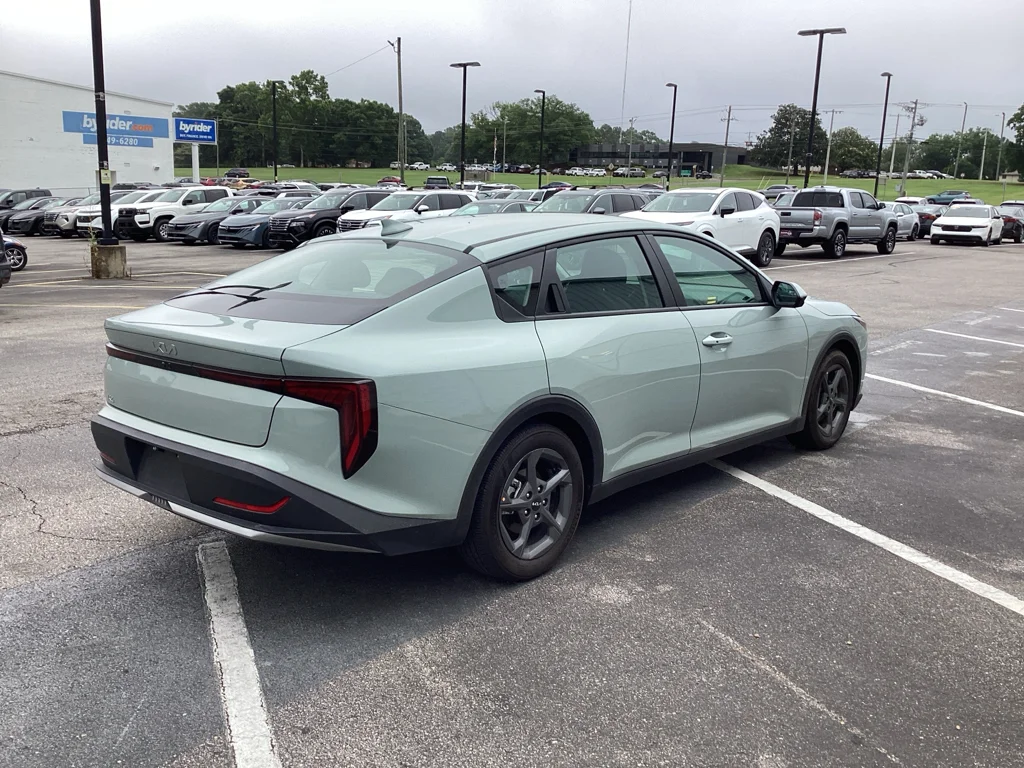 Used 2025 Morning Haze Kia LXS image 5