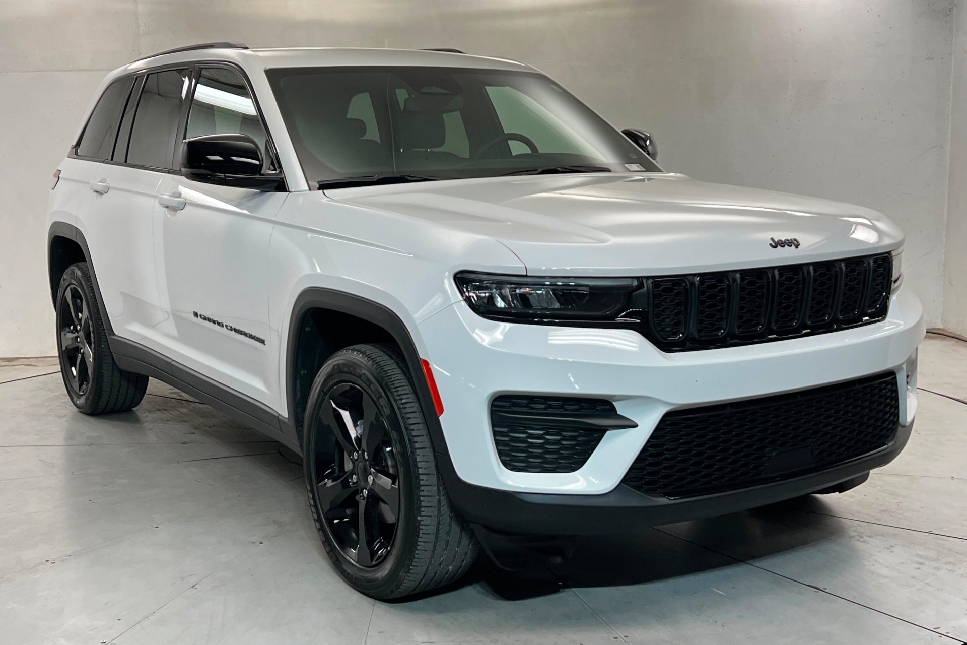 2023 Jeep Grand Cherokee Altitude - Photo 8
