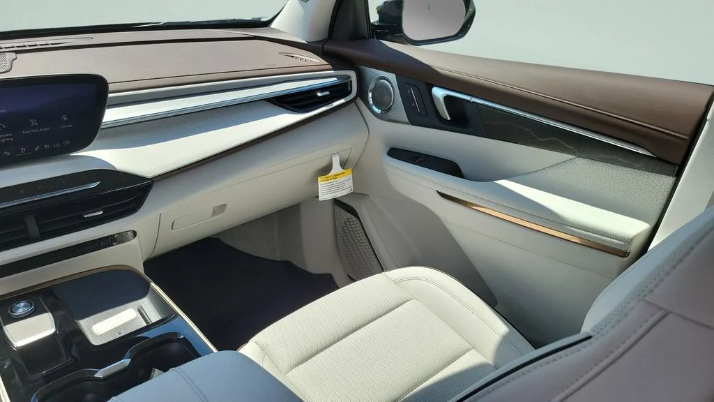 New 2026 Ebony Twilight Metallic Buick Avenir image 16