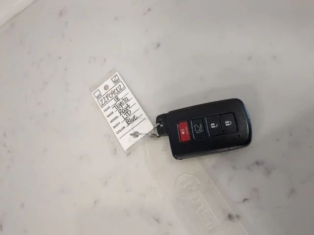 Used 2018 Magnetic Gray Metallic Toyota Limited image 3