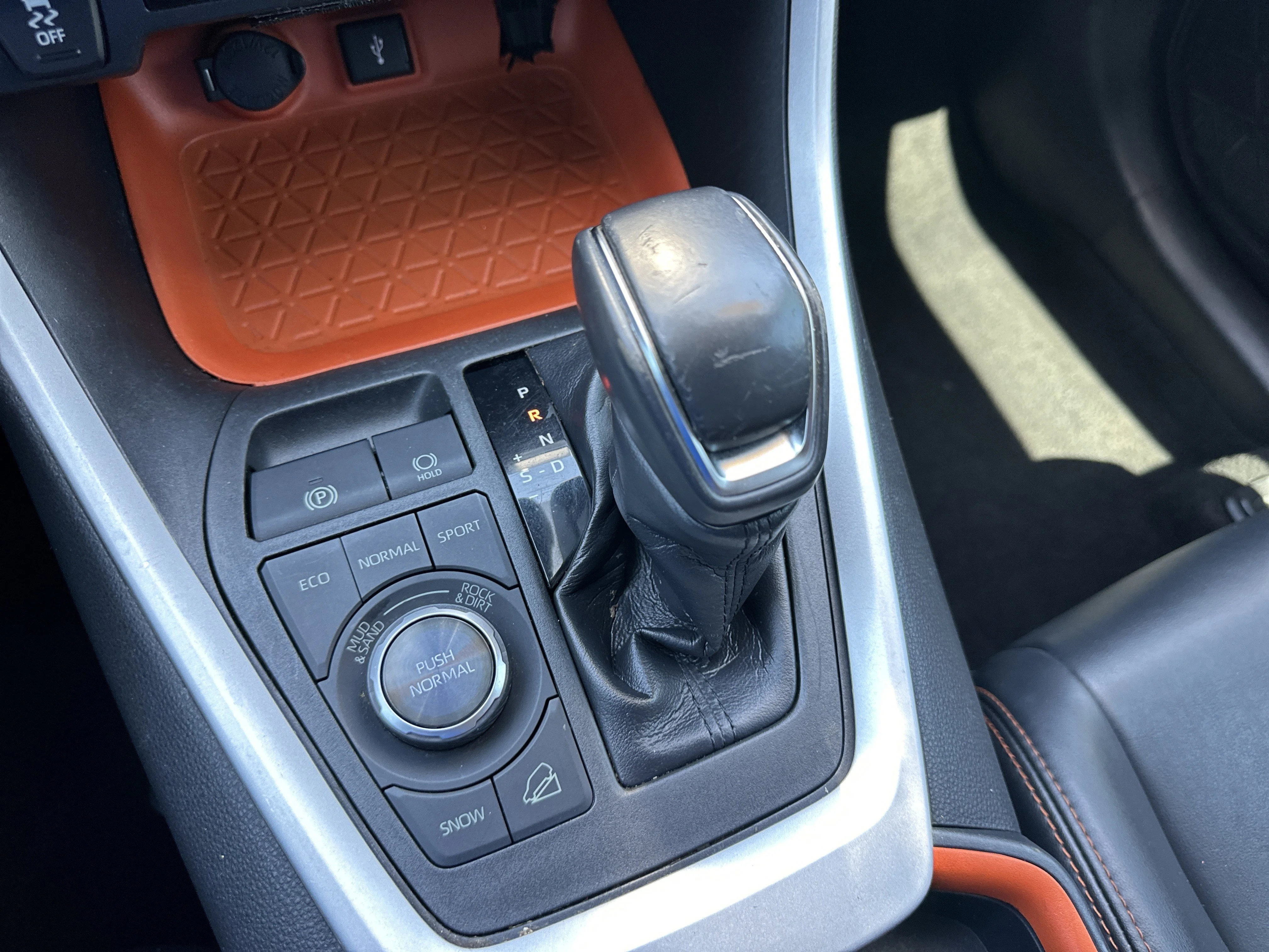 2020 Toyota RAV4 Adventure - Photo 28
