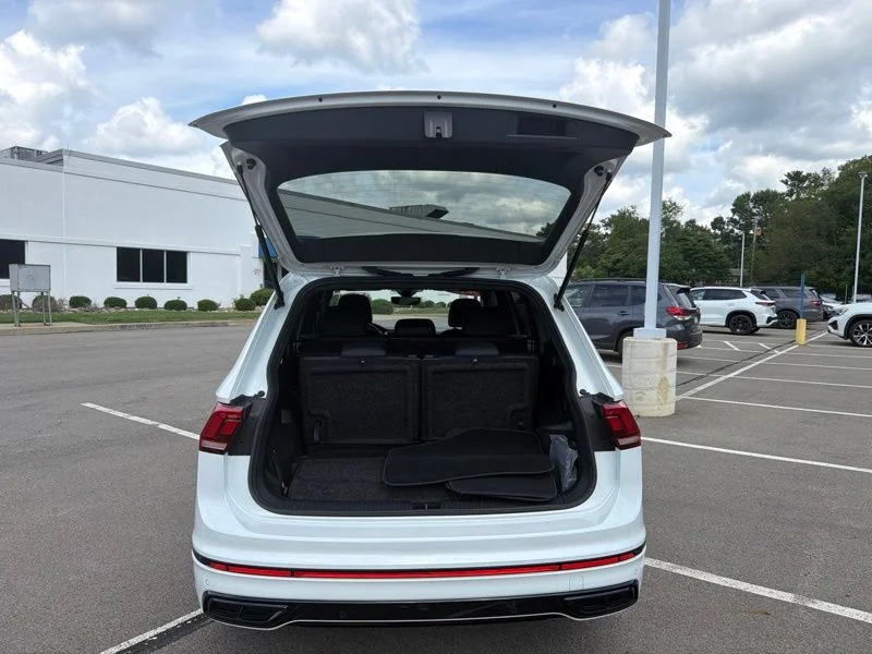 Used 2023 White Volkswagen 2.0T SE R-Line Black image 9