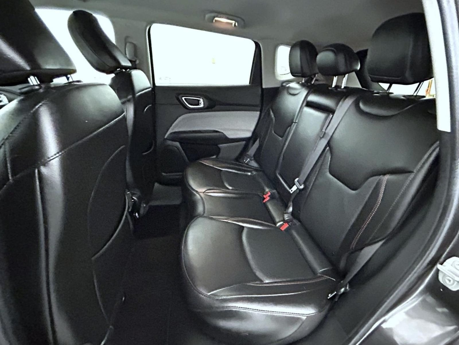 Certified Used 2022 Gray Jeep Latitude Lux image 19