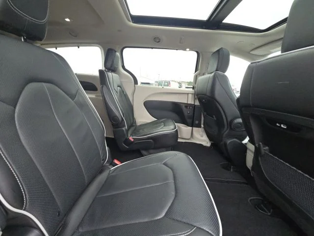 Used 2024 Silver Chrysler Limited image 15