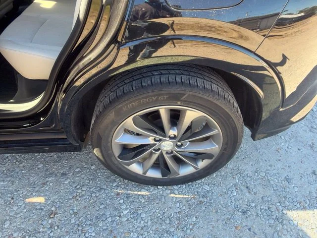 Used 2021 Black Buick Select image 25