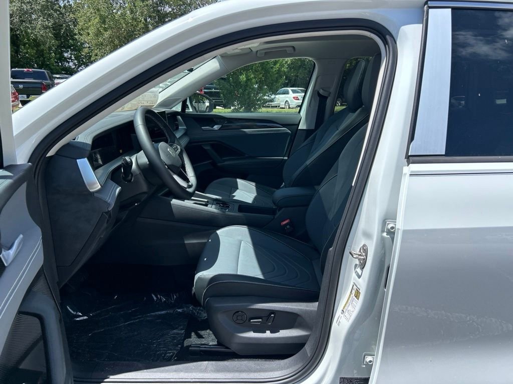 New 2026 White Volkswagen 2.0T SE image 14