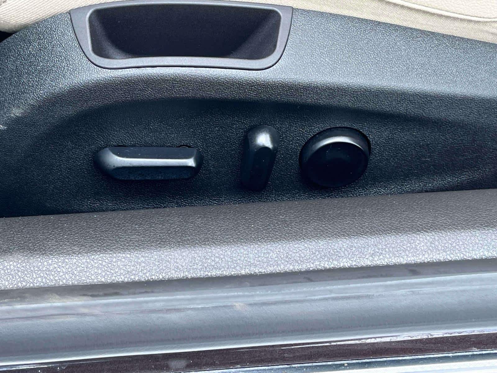 Used 2017 TOASTED COCONUT METALLIC Buick Premium image 14