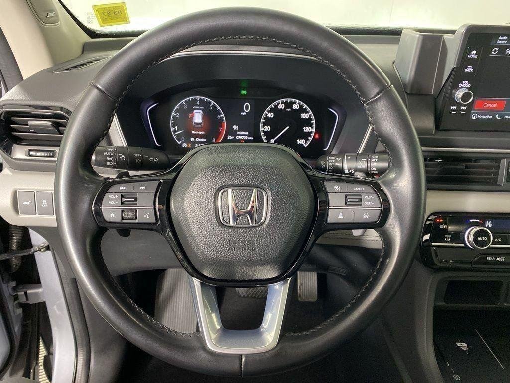 Used 2023 Lunar Silver Metallic Honda Touring image 17