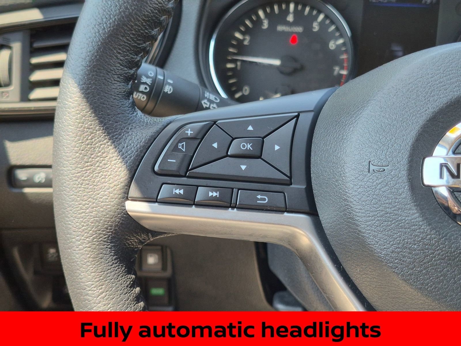 Certified Used 2020 Magnetic Black Pearl Nissan SL image 19