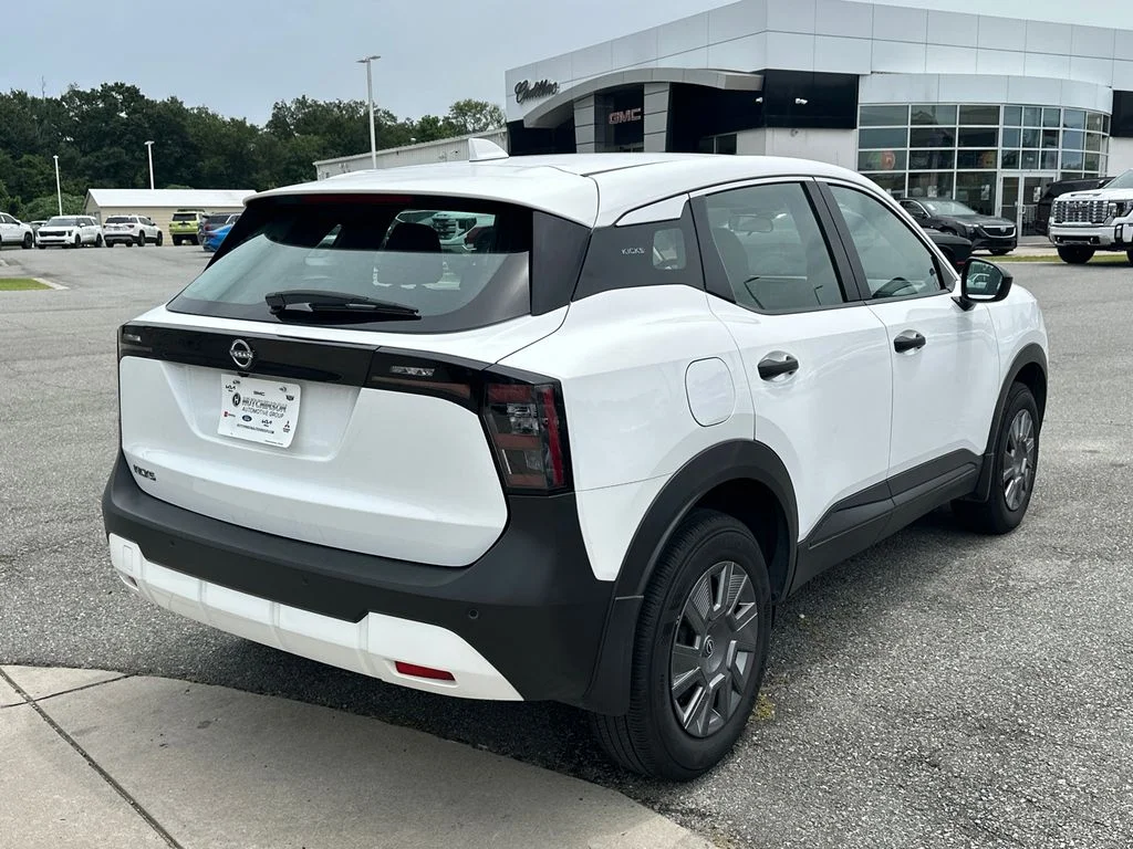 Used 2025 White Nissan S image 7