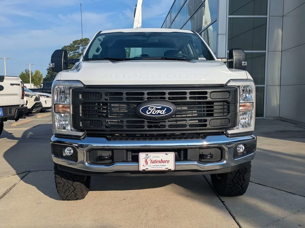 New 2027 Oxford White Ford XL image 9