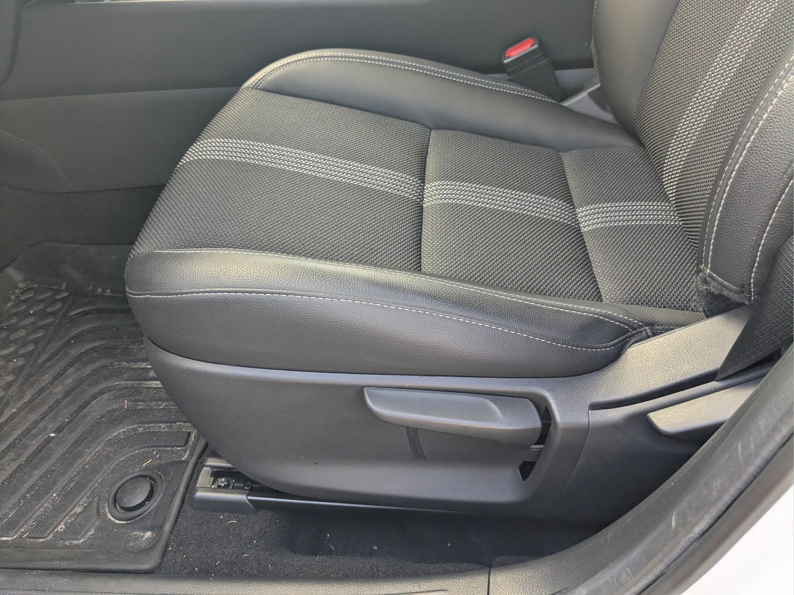 Used 2024 Wind Chill Pearl Mazda 2.5 S Select Package image 17