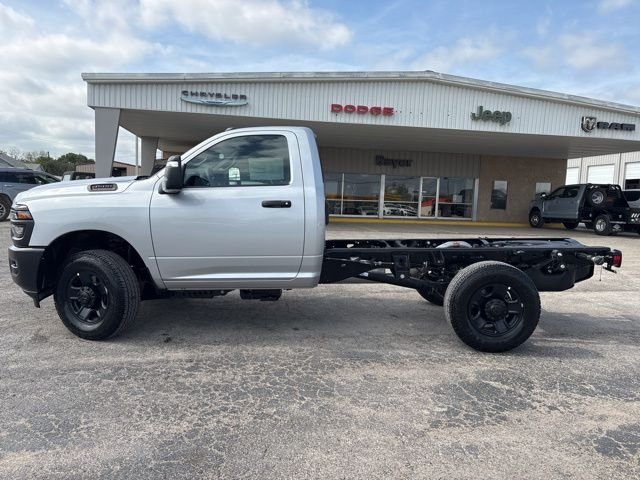New 2026 Silver-Zynith Exterior Paint RAM Tradesman image 2