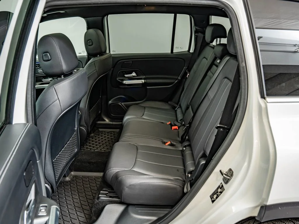Used 2026 Polar White Mercedes-Benz GLB 250 image 34