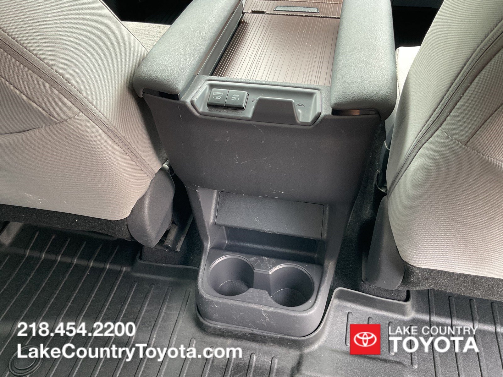 Used 2021 White Toyota LE image 15