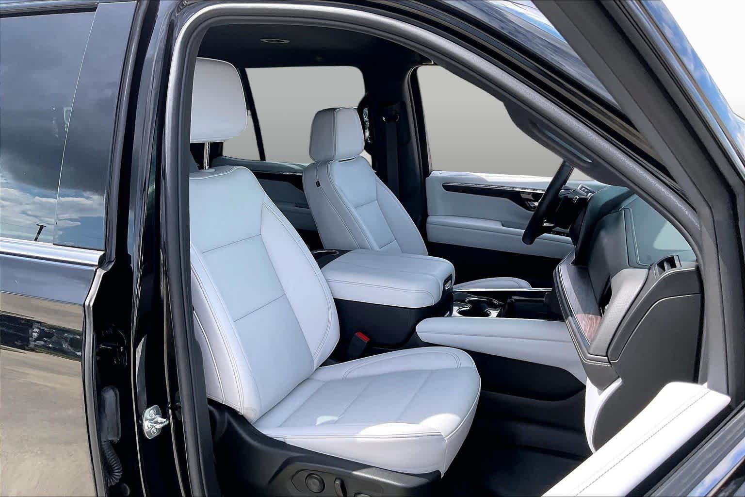 2025 Chevrolet Tahoe Premier - Photo 9