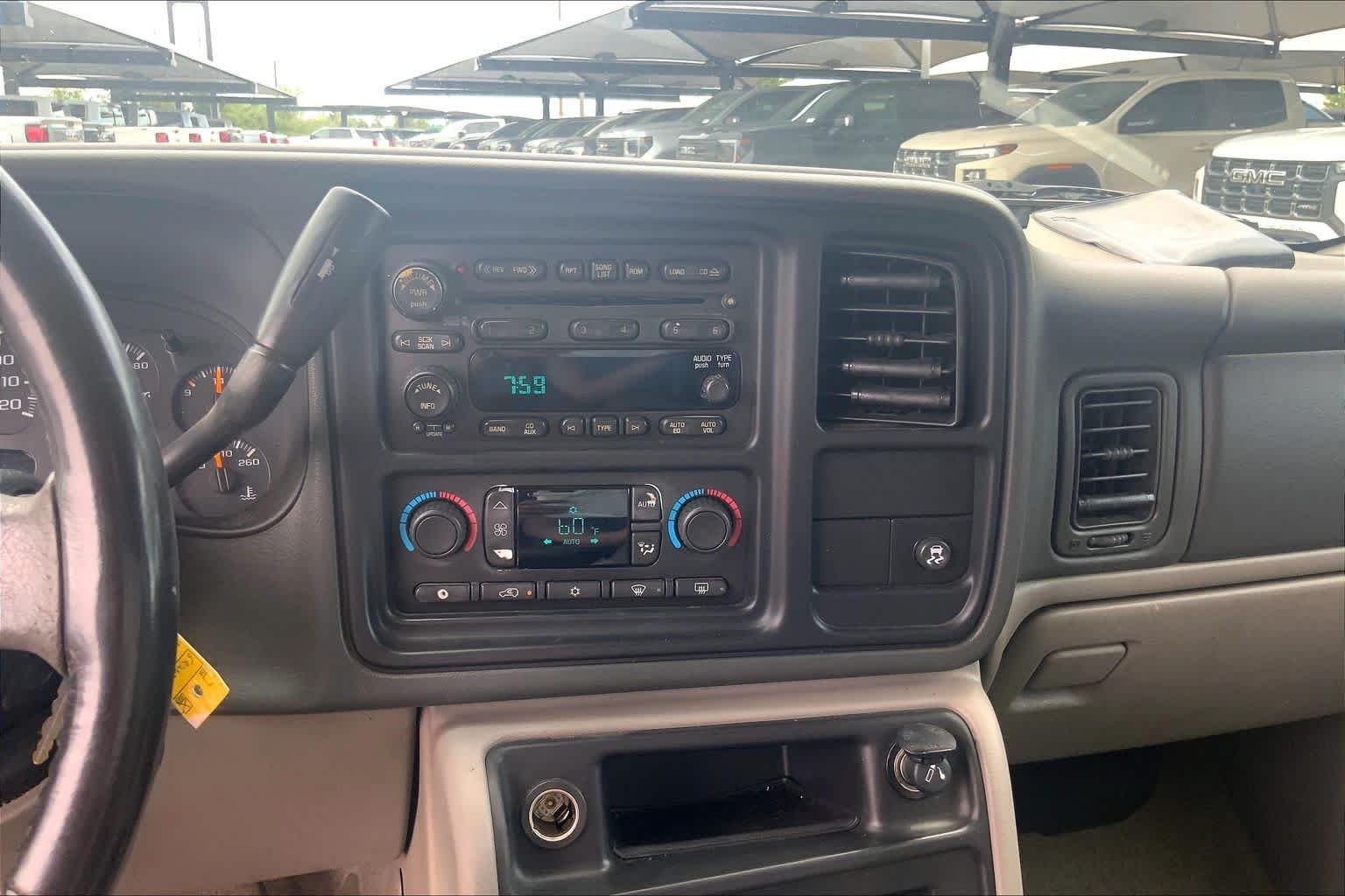 Used 2005 Dark Gray Metallic Chevrolet LT image 28