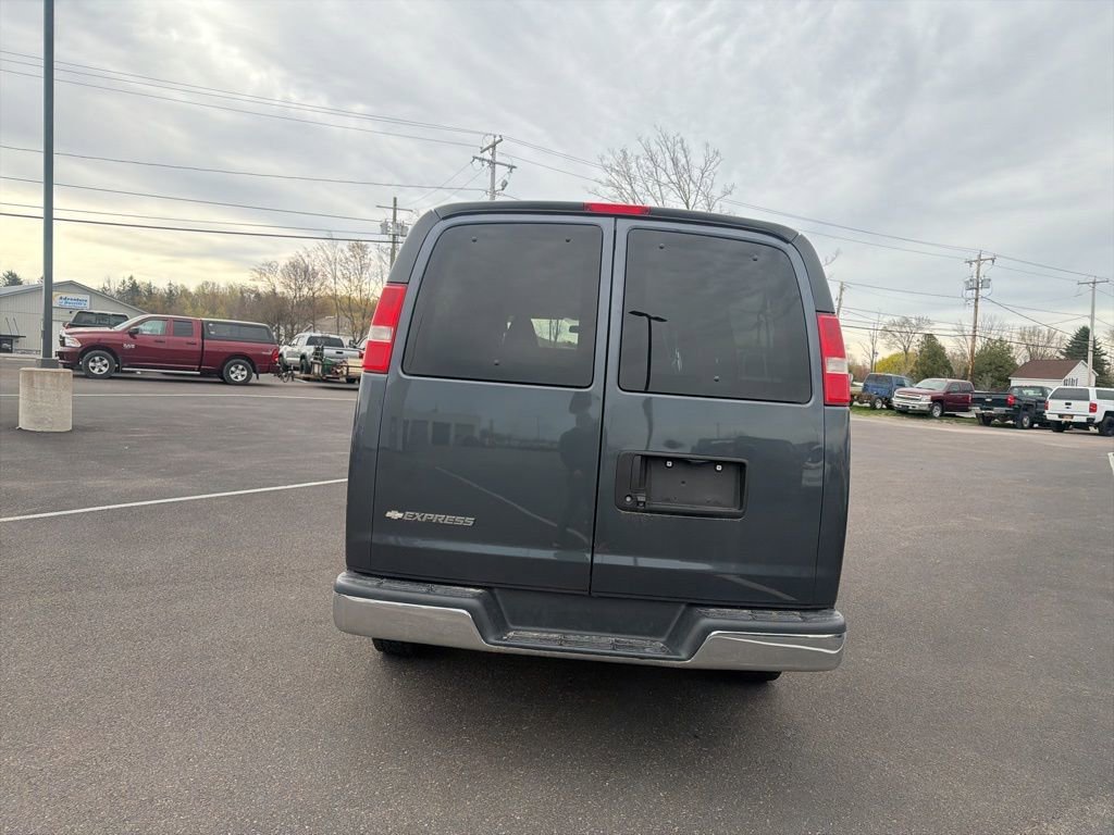 Used 2017 CYBER GRAY METALLIC Chevrolet LT image 6