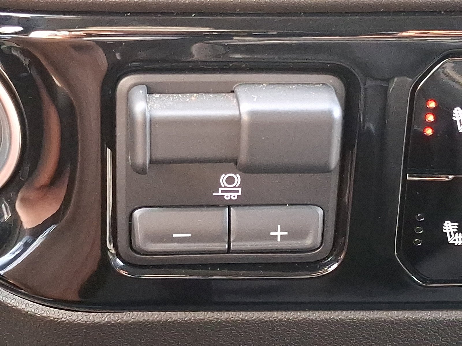 Used 2025 Black Chevrolet LT image 23