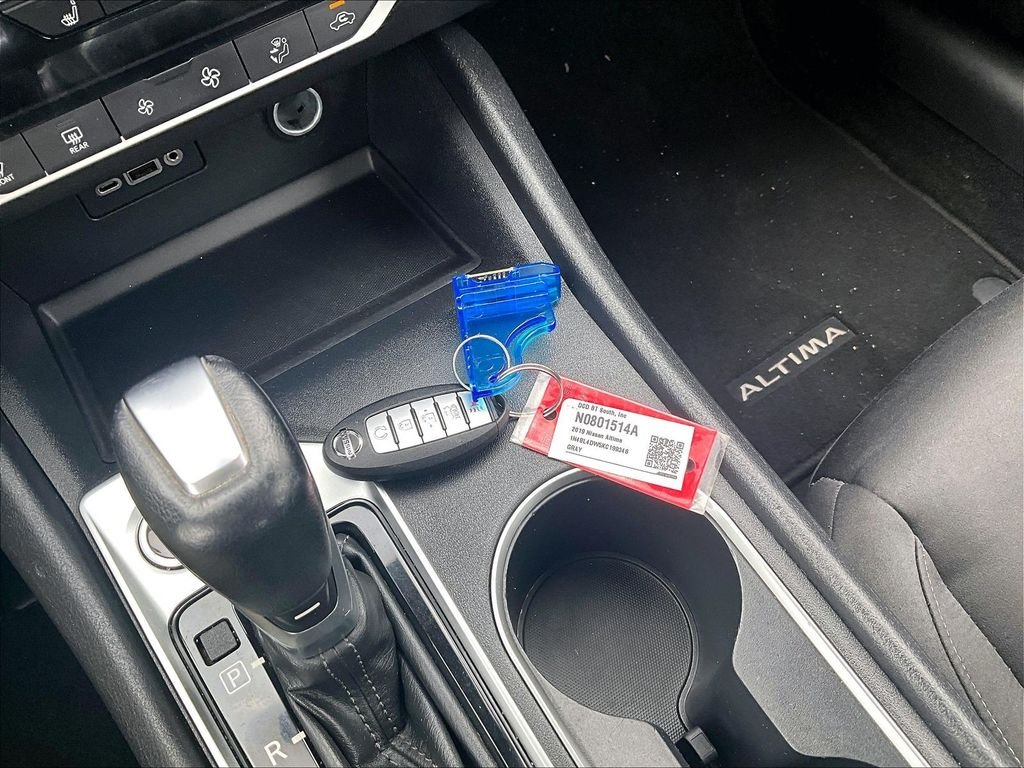 Used 2019 Gray Nissan 2.5 SV image 31