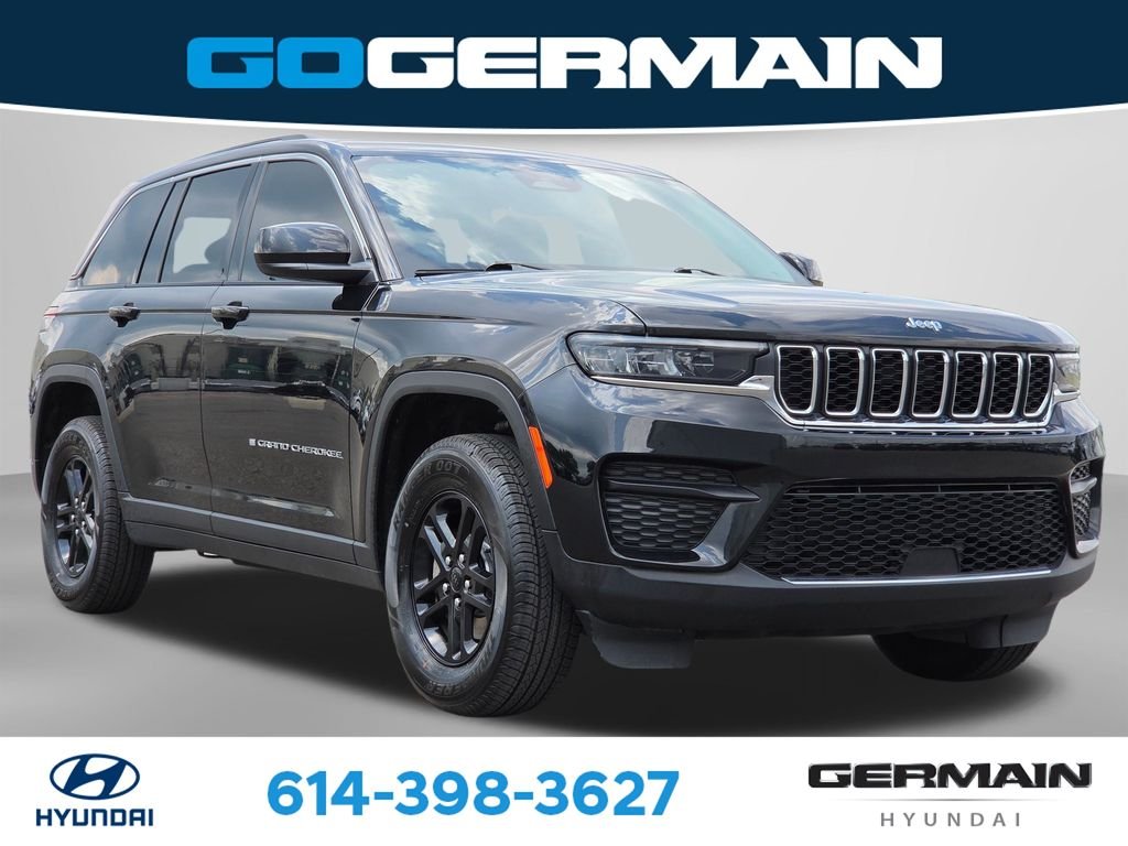 Used 2023 Black Jeep Laredo image 4