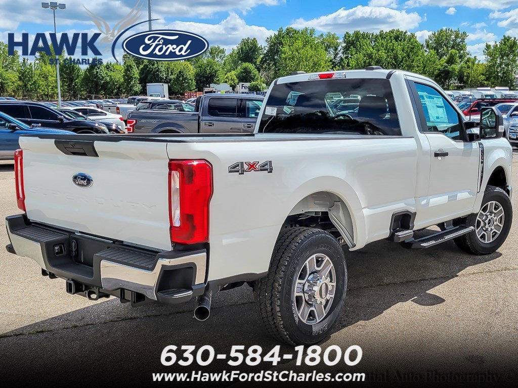 New 2025 Oxford White Ford F-350® XLT image 7