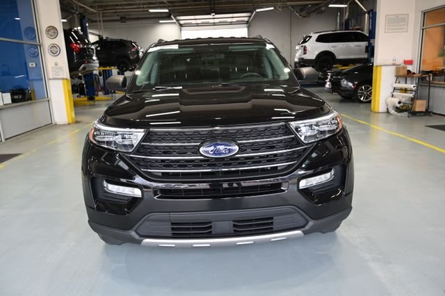 Used 2022 Black Ford XLT image 2