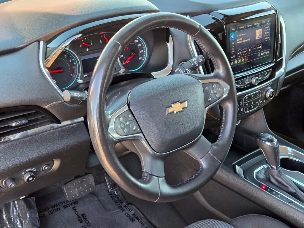 Used 2020 Gray Chevrolet LT image 27