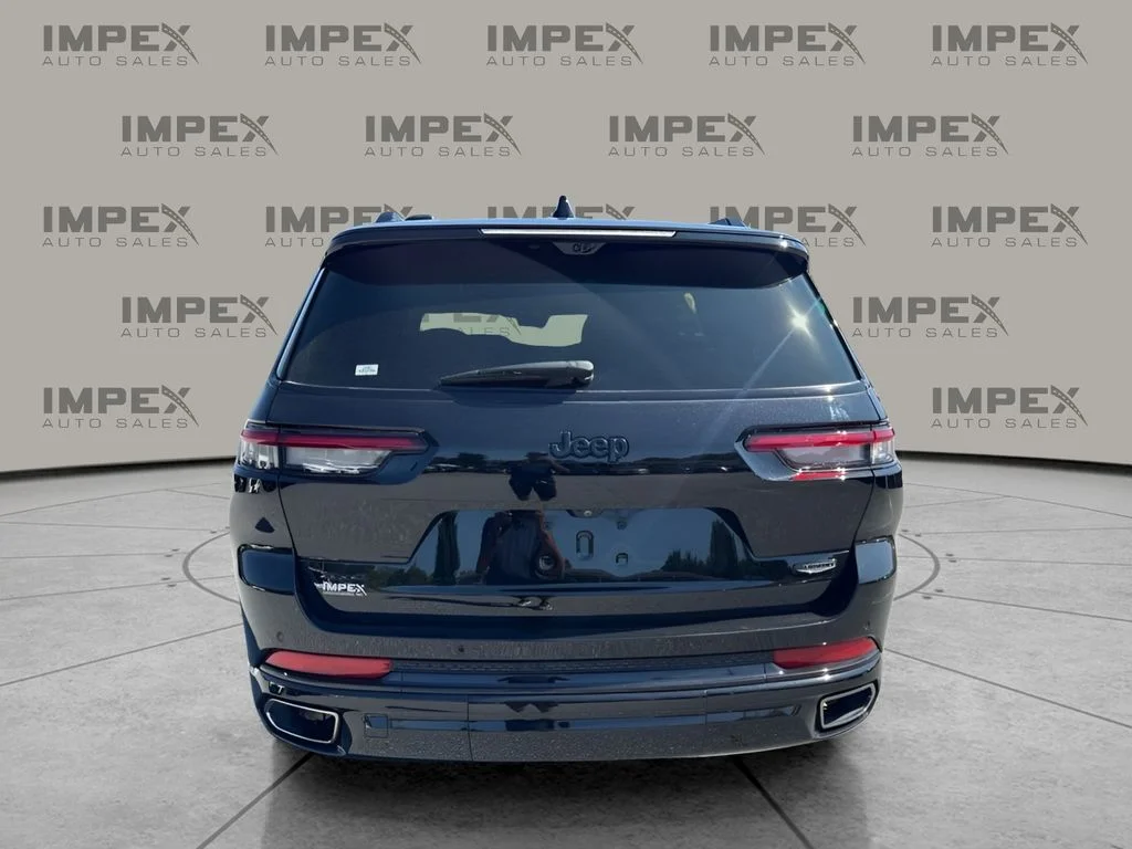 Used 2025 Black Jeep Summit image 4