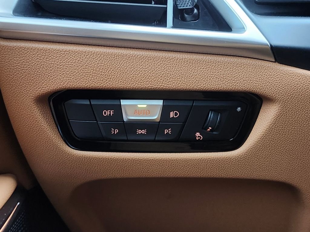 2026 BMW 3 Series 330i - Photo 25