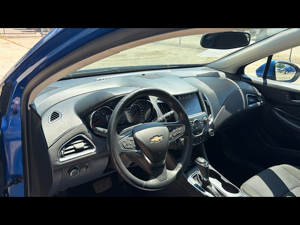 Used 2017 Kinetic Blue Metallic Chevrolet LT image 9