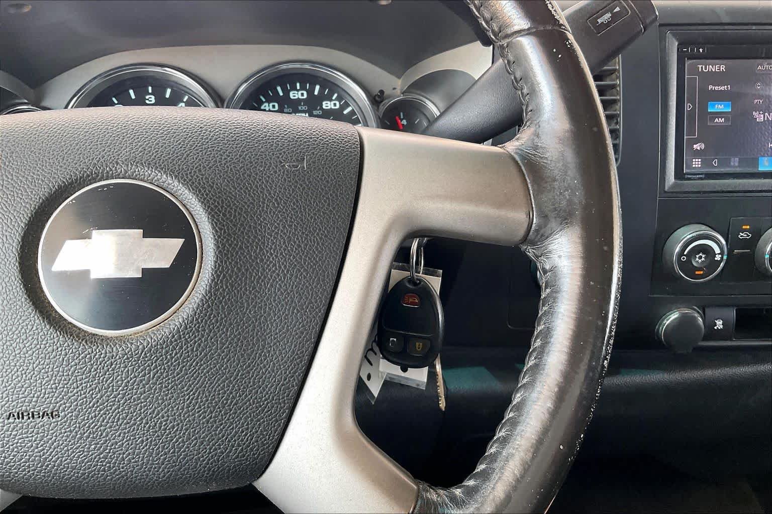 Used 2008 BLACK Chevrolet LT w/1LT image 23
