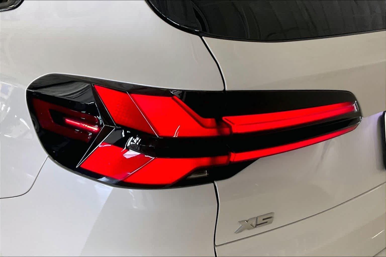 Used 2024 Mineral White Metallic BMW M60i image 26