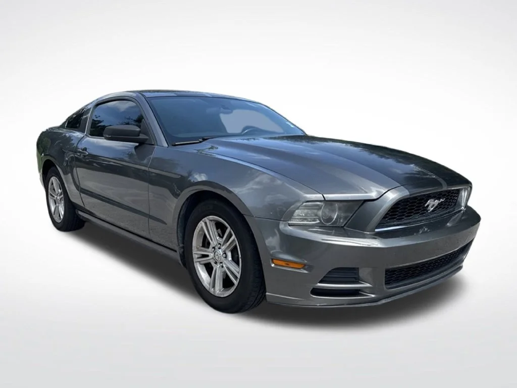 Used 2013 Ford Mustang V6 with VIN 1ZVBP8AMXD5228467 for sale in Fort Pierce, FL