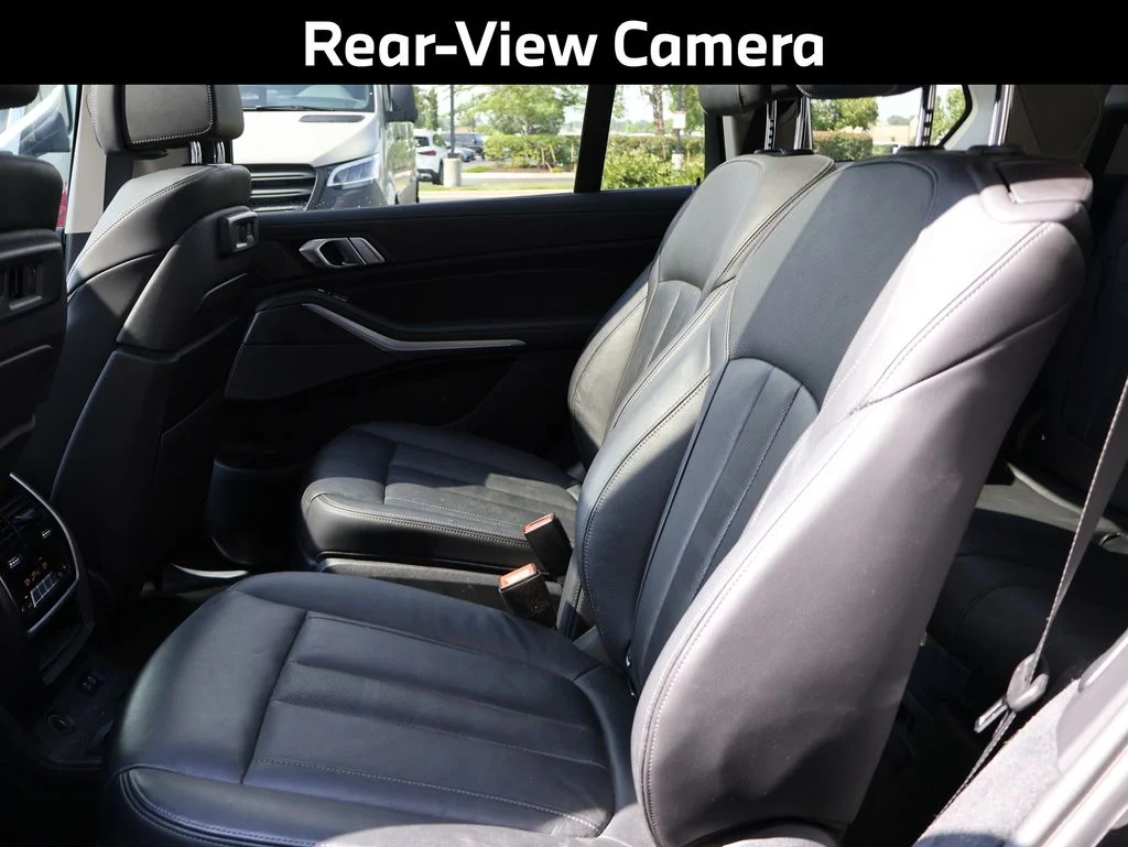 Used 2021 Black BMW xDrive40i image 14