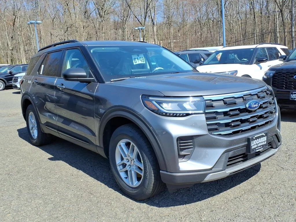 2026 Ford Explorer Active 4WD's photo