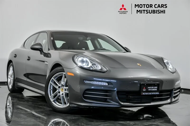 2016 Porsche Panamera 4's photo